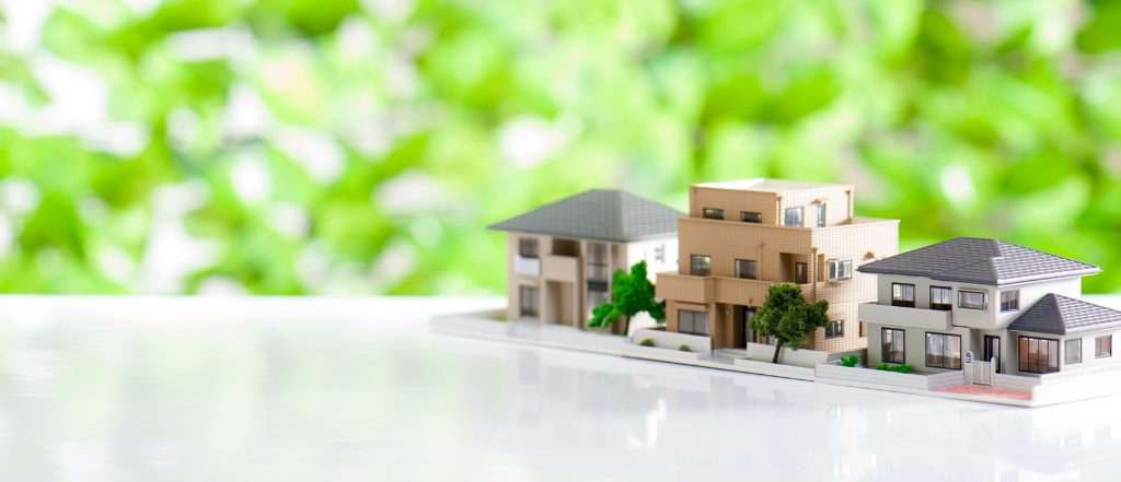 柏市で不動産を売却したい方に向けた、最新の市場相場や売却手順、成功の秘訣を解説する記事のタイトル画像
